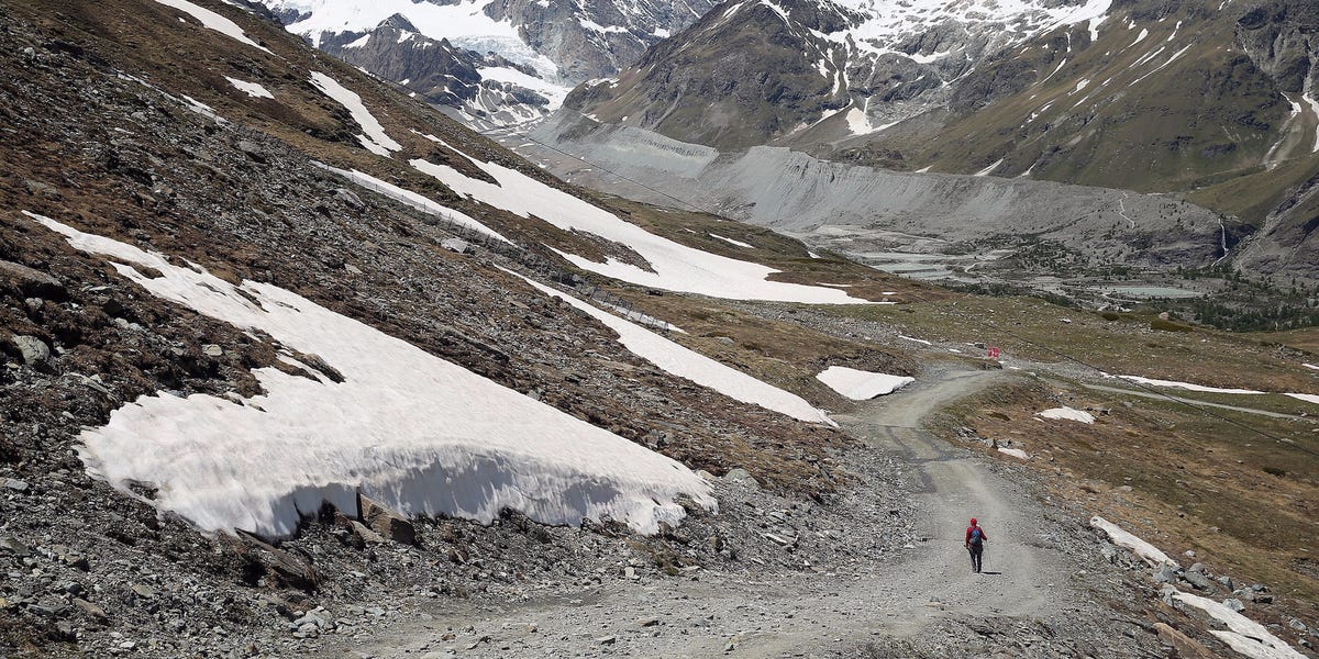 Debris From Glacier Buries Swiss Village; Search Underway Debris From Glacier Buries Swiss Village; Search Underway