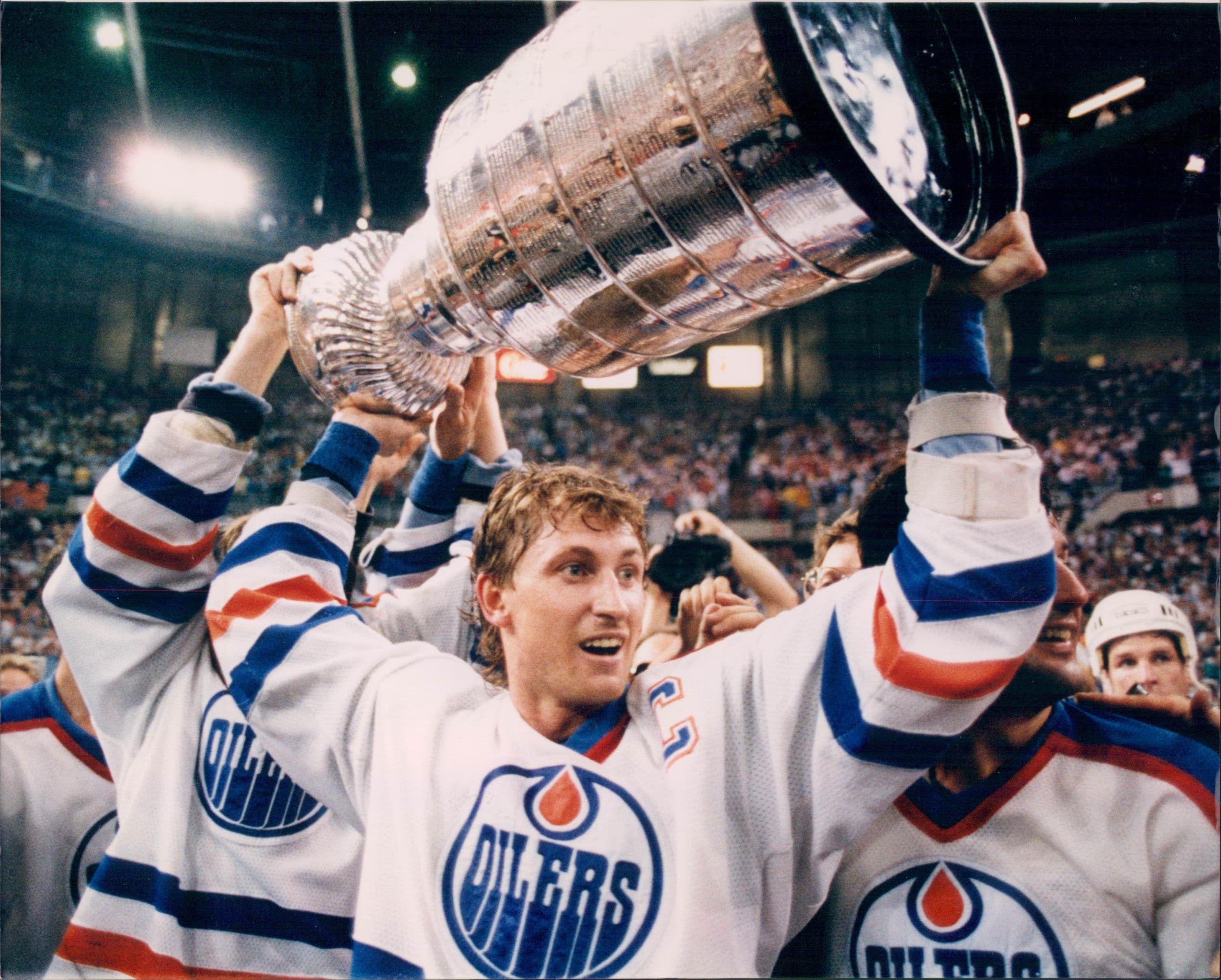 Discover Wayne Gretzky: A Collection Of Fast Facts Discover Wayne Gretzky: A Collection Of Fast Facts