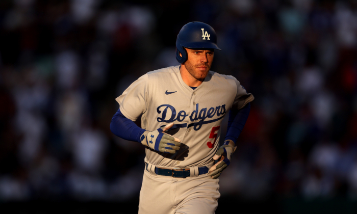Dodgers' Freeman, Ohtani Hit Homers In Victory Against Marlins Dodgers' Freeman, Ohtani Hit Homers In Victory Against Marlins