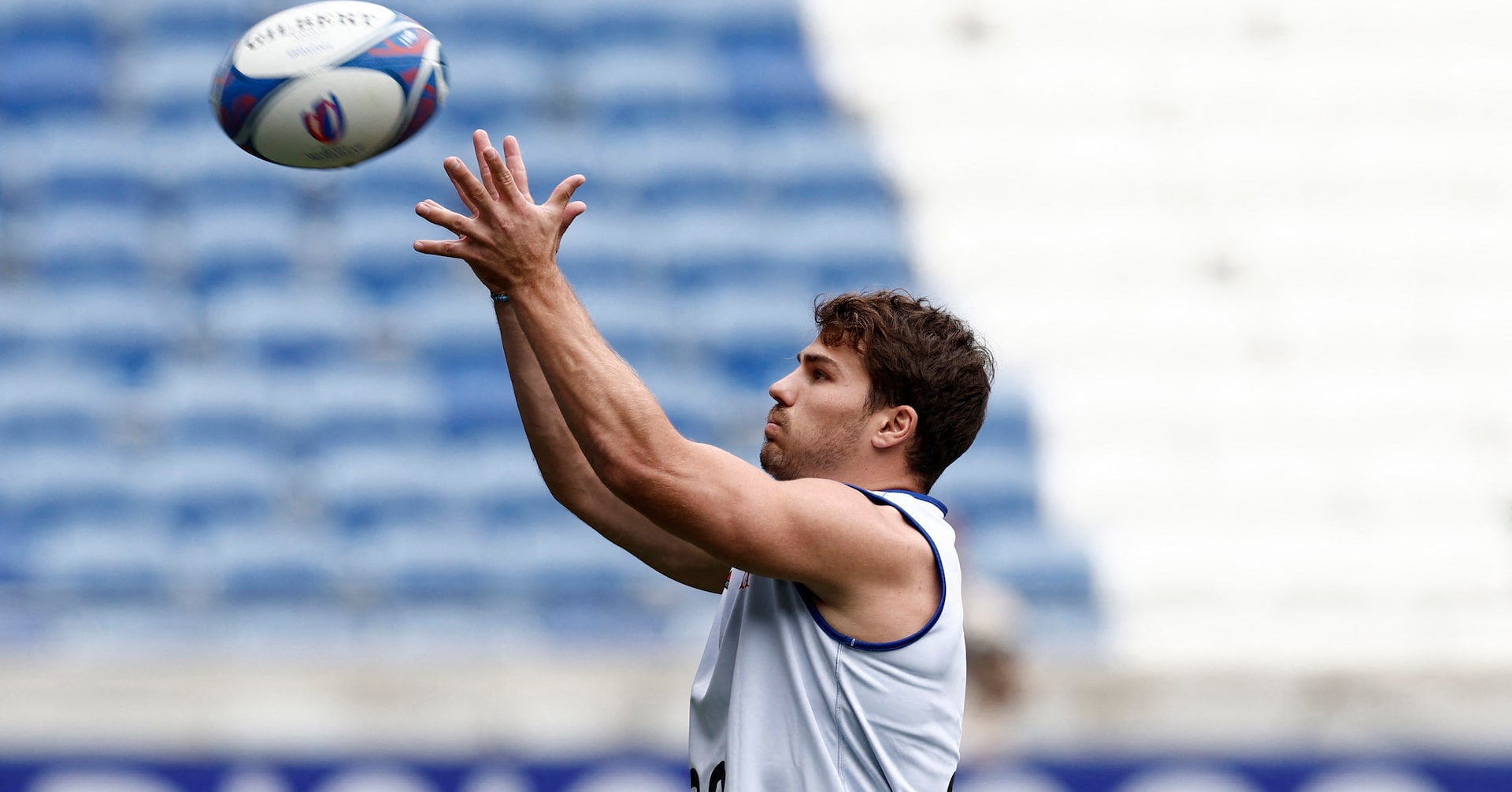 Dupont's 11-Point Masterclass Secures France's Rugby Win