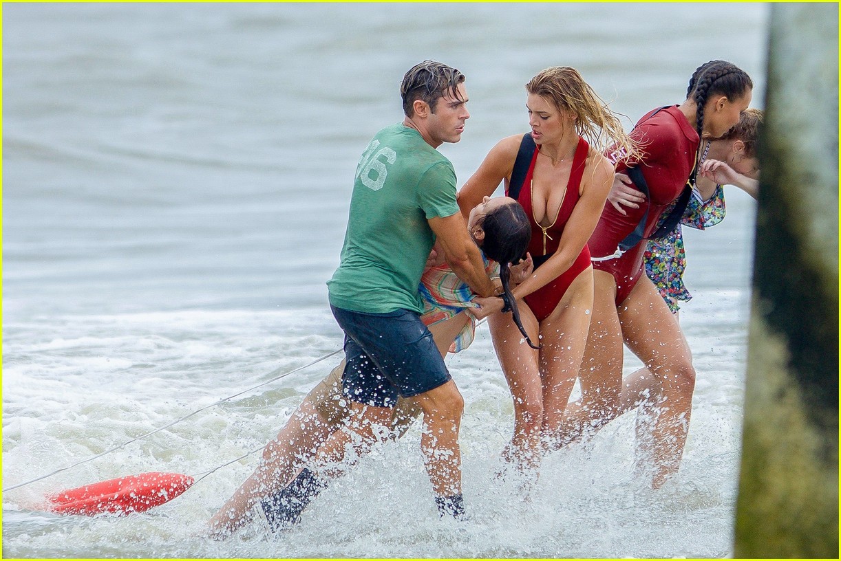 Dylan Efron Performs Drowning Rescue In Miami Dylan Efron Performs Drowning Rescue In Miami