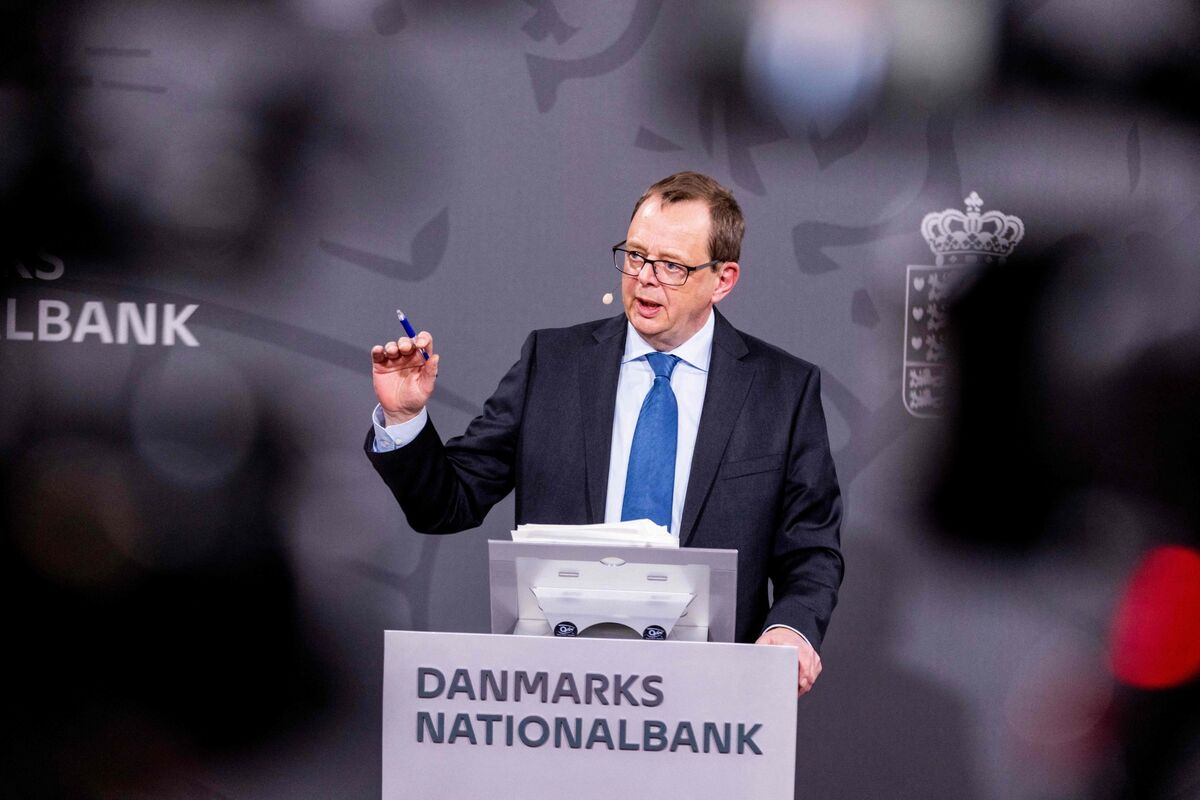 Economists' Warning: ECB Must Avoid Prolonging Recent Rate Cuts Economists' Warning: ECB Must Avoid Prolonging Recent Rate Cuts