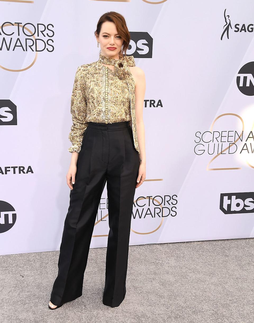 Emma Stone's Custom Louis Vuitton Sequin Dress At The 2025 Oscars Emma Stone's Custom Louis Vuitton Sequin Dress At The 2025 Oscars