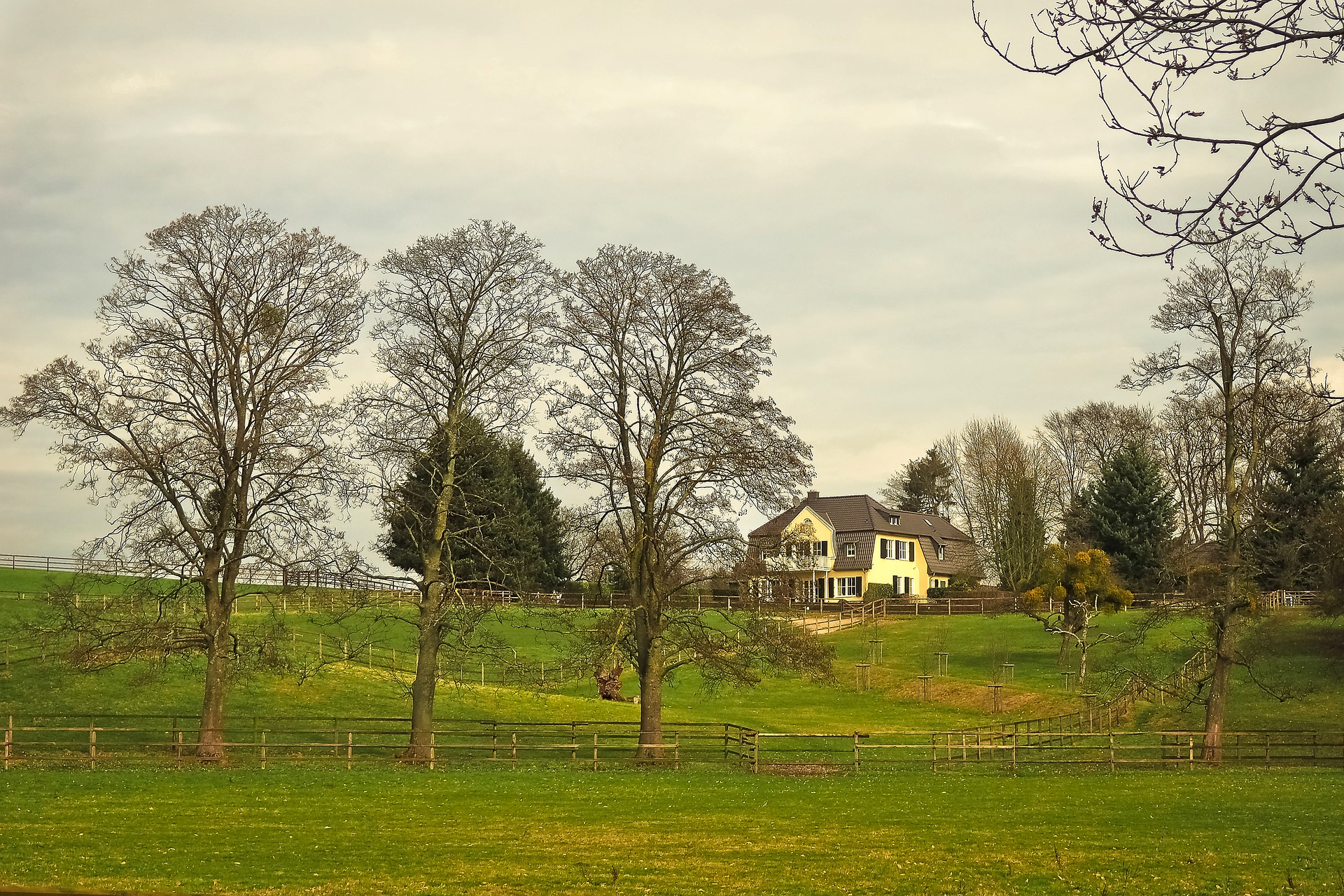 Escape To The Country: Pros And Cons Of Rural Living Escape To The Country: Pros And Cons Of Rural Living