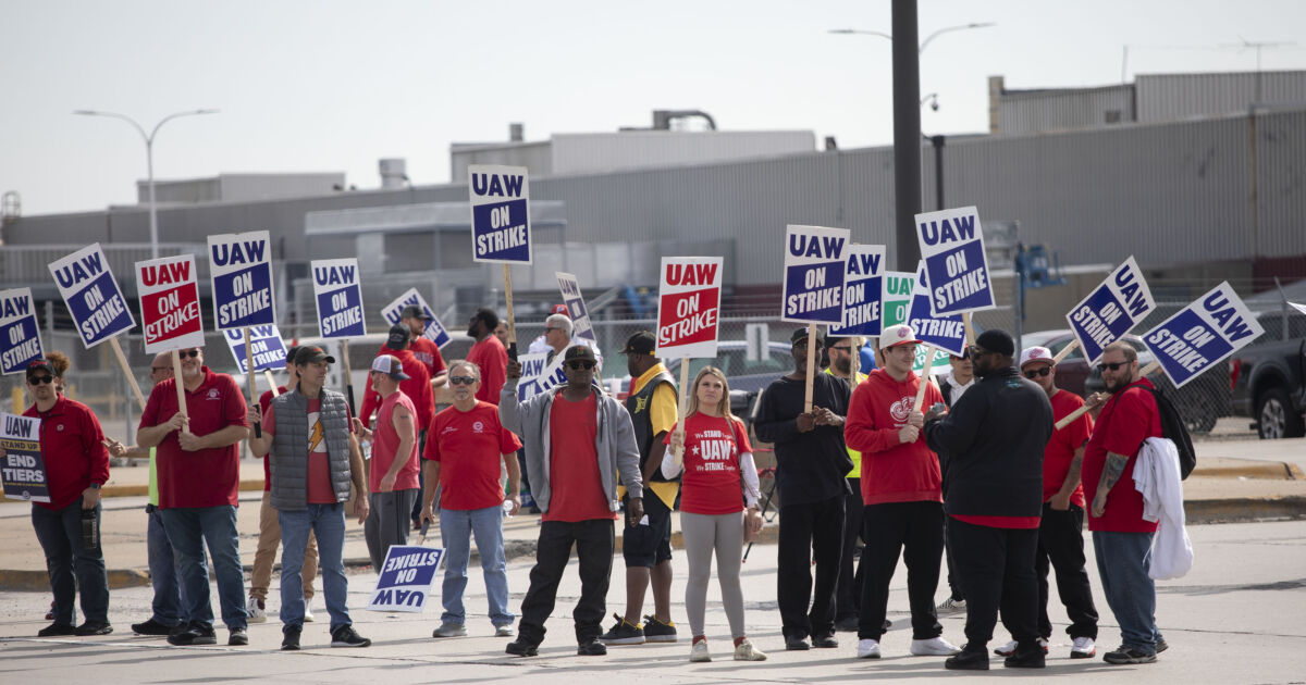 EV Mandate Pushback: Car Dealers Renew Resistance EV Mandate Pushback: Car Dealers Renew Resistance