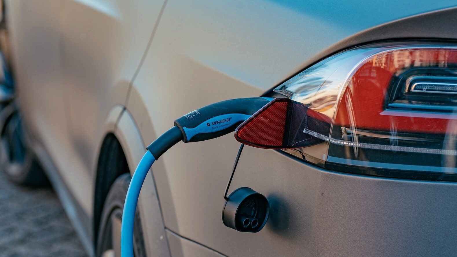 EV Mandates Face Renewed Pushback From Car Dealerships EV Mandates Face Renewed Pushback From Car Dealerships