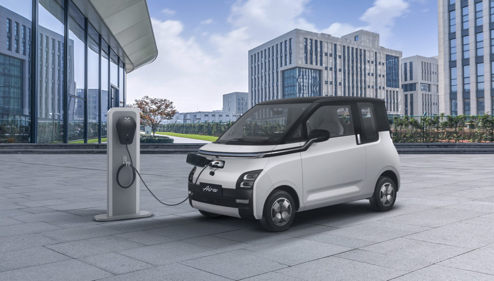 Experiencing BYD's 5-Minute EV Fast Charging: A Real-World Test Experiencing BYD's 5-Minute EV Fast Charging: A Real-World Test