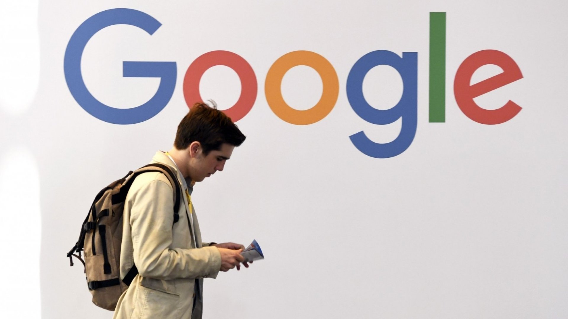 Exploring The Unlikely Alliance Between Apple And Google Exploring The Unlikely Alliance Between Apple And Google