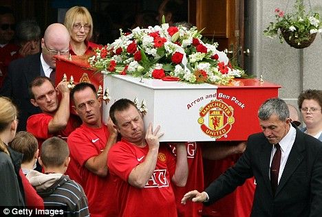 Family Mourns Loss Of Beloved Manchester United Fan, Poppy Family Mourns Loss Of Beloved Manchester United Fan, Poppy