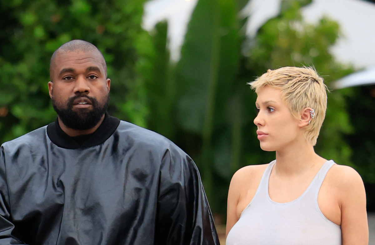 Following Breakup Claims, Kanye West And Bianca Censori Enjoy Dinner In Spain Following Breakup Claims, Kanye West And Bianca Censori Enjoy Dinner In Spain