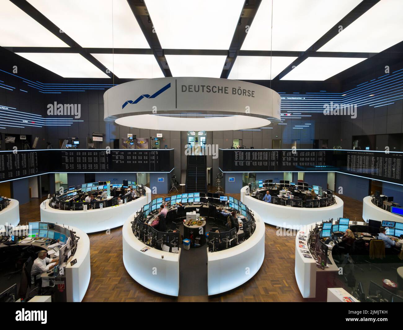 Frankfurt Stock Exchange: DAX Approaches New Record High Frankfurt Stock Exchange: DAX Approaches New Record High