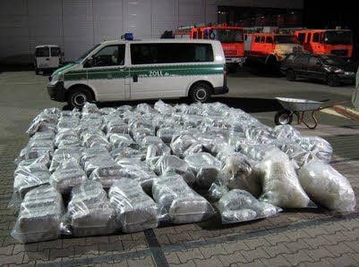 Frau In Bayern Soll Marihuana In Automatenkiosk Verkauft Haben: Ermittlungen Abgeschlossen Frau In Bayern Soll Marihuana In Automatenkiosk Verkauft Haben: Ermittlungen Abgeschlossen