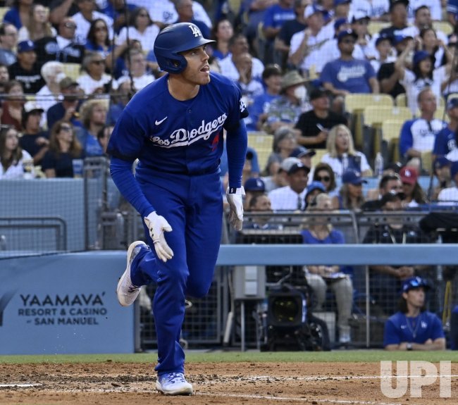 Freeman And Kim's Home Runs Lead Dodgers To Victory Over Giants Freeman And Kim's Home Runs Lead Dodgers To Victory Over Giants