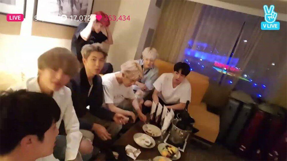 Gebrakan Baru RM BTS: Nominasi Artis K-Pop Favorit AMAs 2025 Gebrakan Baru RM BTS: Nominasi Artis K-Pop Favorit AMAs 2025