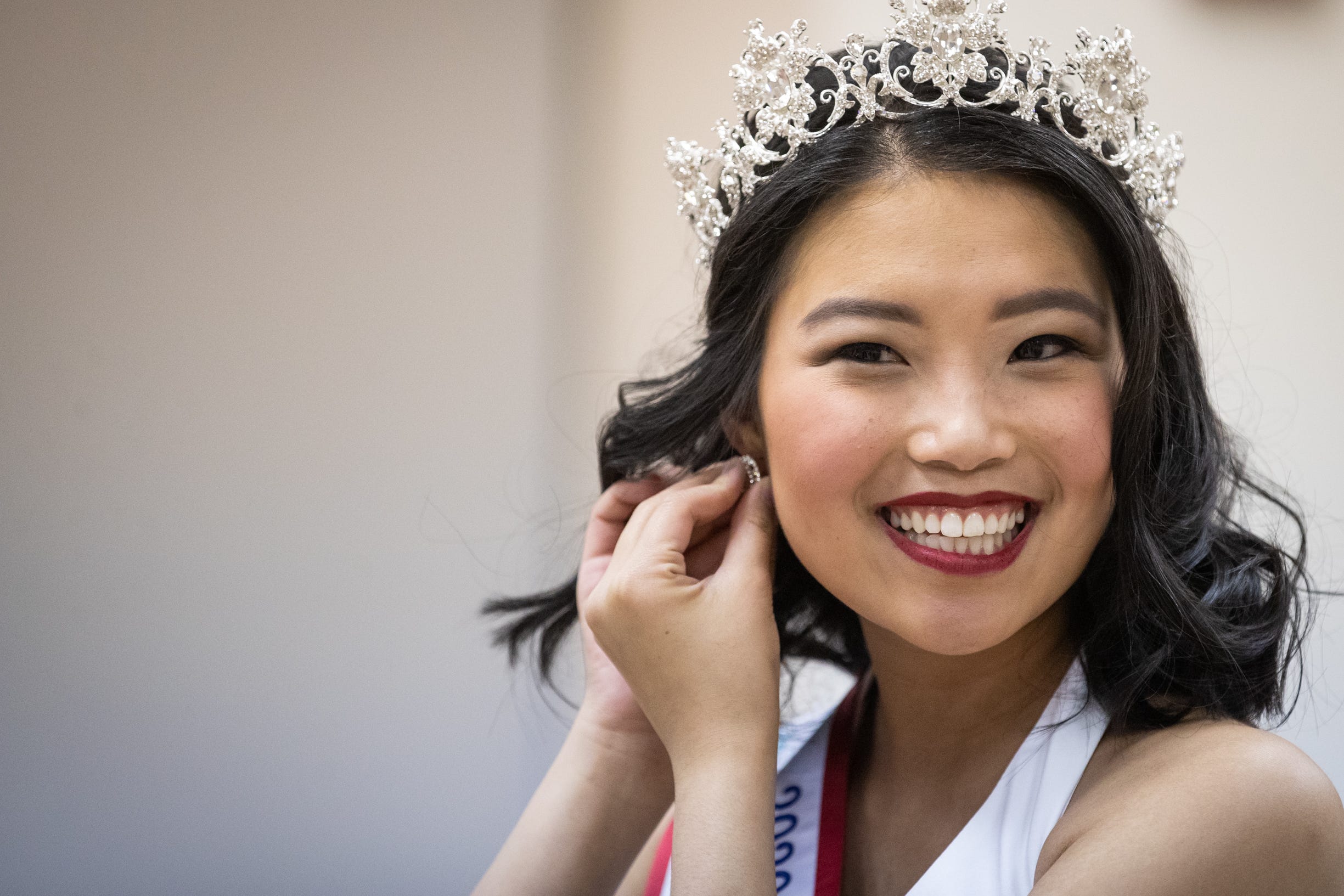 Georgetown Woman Wins Kentucky Derby Festival Queen Title Georgetown Woman Wins Kentucky Derby Festival Queen Title
