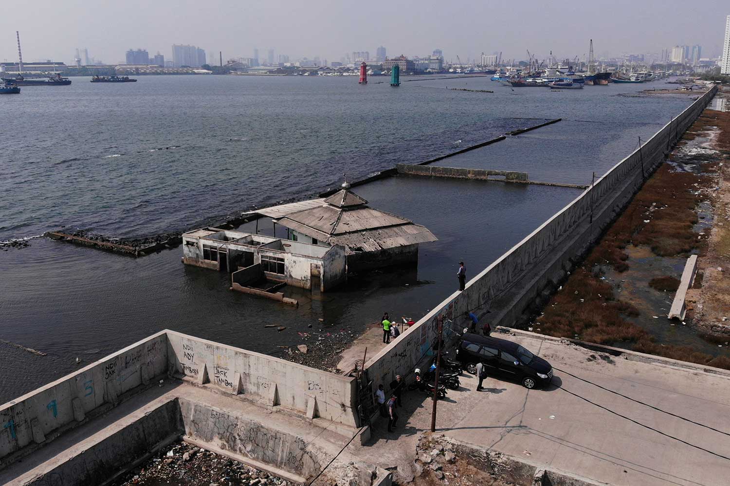 Giant Sea Wall: Proyek Strategis Nasional Untuk Lindungi Warga Pesisir Indonesia Giant Sea Wall: Proyek Strategis Nasional Untuk Lindungi Warga Pesisir Indonesia