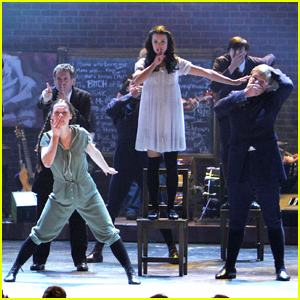 Gideon Glick And Jonathan Groff's Étoile Reunion: A Hilarious Spring Awakening Callback Gideon Glick And Jonathan Groff's Étoile Reunion: A Hilarious Spring Awakening Callback