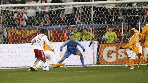 Goalkeeper Concerns: Westerveld On Mamardashvili's Recent Matches Goalkeeper Concerns: Westerveld On Mamardashvili's Recent Matches