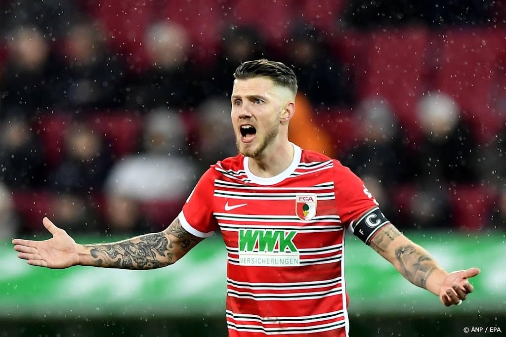 Gouweleeuw En Zijn Nieuwe Trainer Bij FC Augsburg Gouweleeuw En Zijn Nieuwe Trainer Bij FC Augsburg