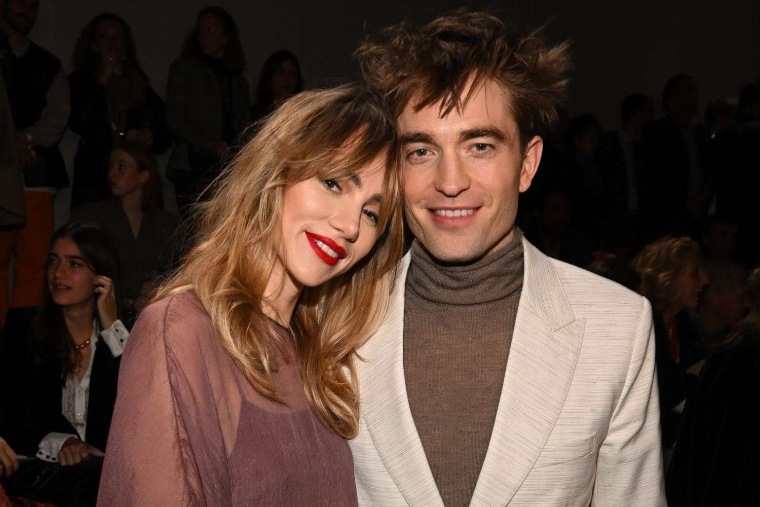 Grandma-Chic Style: Suki Waterhouse's Valentino Ensemble Grandma-Chic Style: Suki Waterhouse's Valentino Ensemble