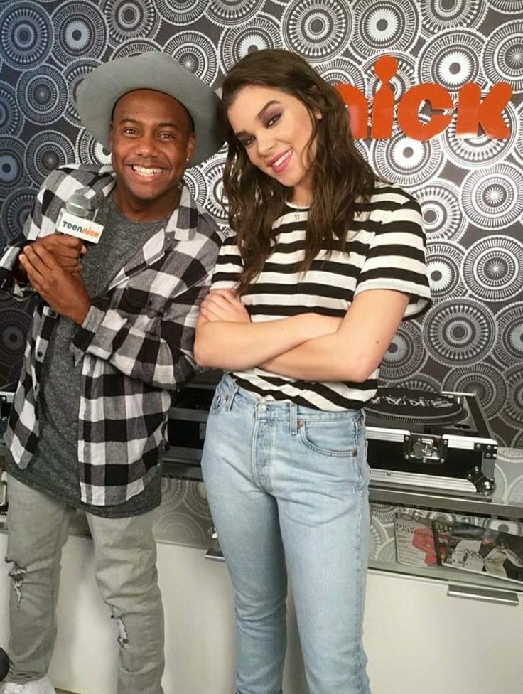 Hailee Steinfeld Prioritizes Career Over Immediate Wedding Plans Hailee Steinfeld Prioritizes Career Over Immediate Wedding Plans