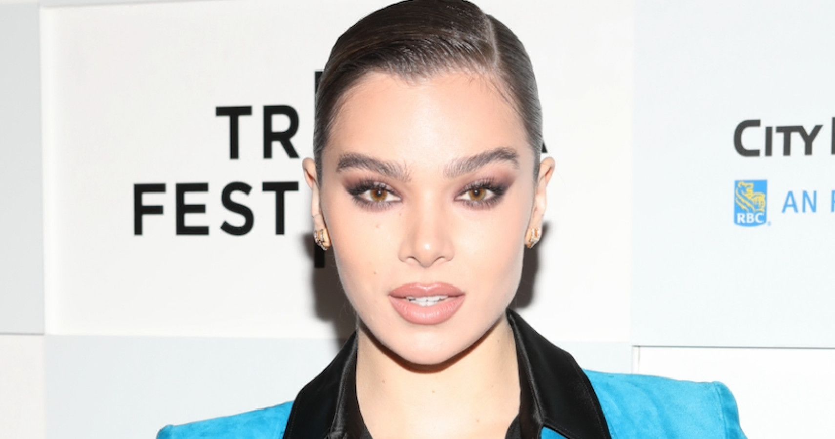 Hailee Steinfeld's Red-Hot Cape: A Showstopper In Mexico Hailee Steinfeld's Red-Hot Cape: A Showstopper In Mexico