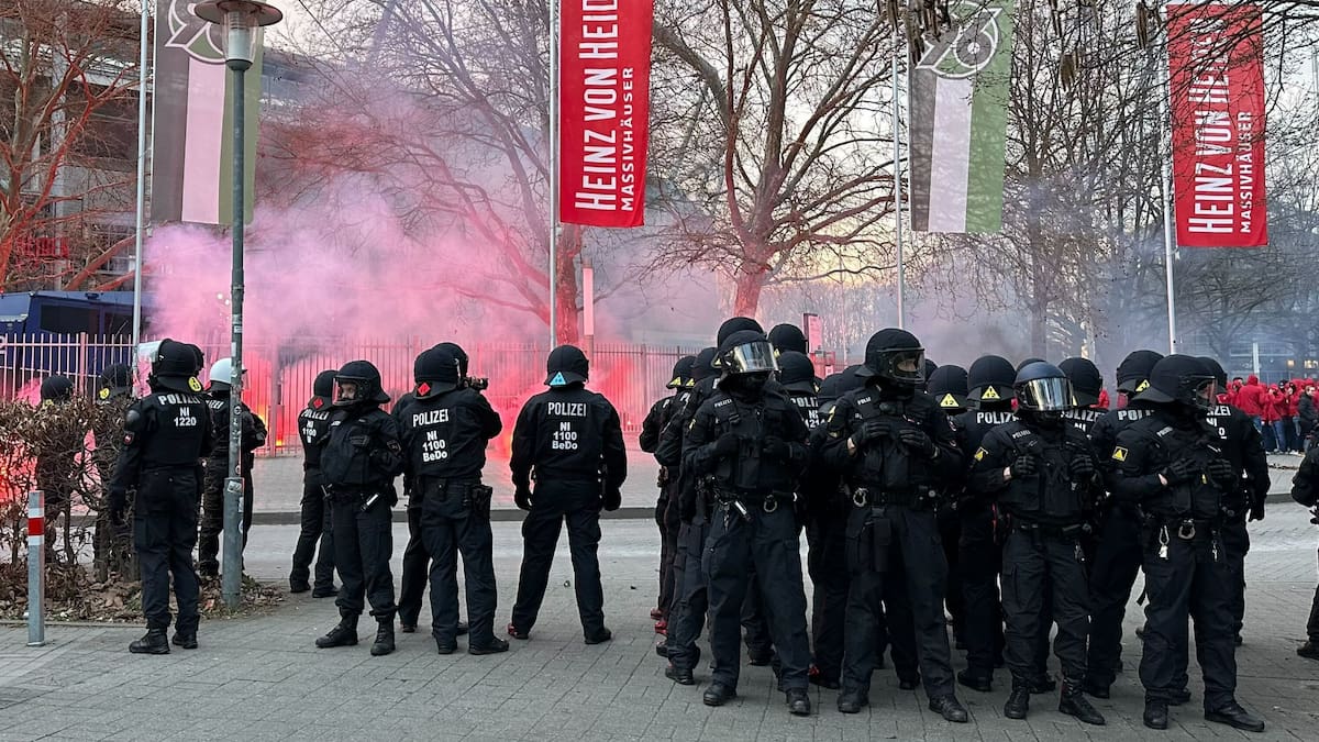 Hannover 96 Und Eintracht Braunschweig: Die Geschichte Von Jannes Horn Hannover 96 Und Eintracht Braunschweig: Die Geschichte Von Jannes Horn