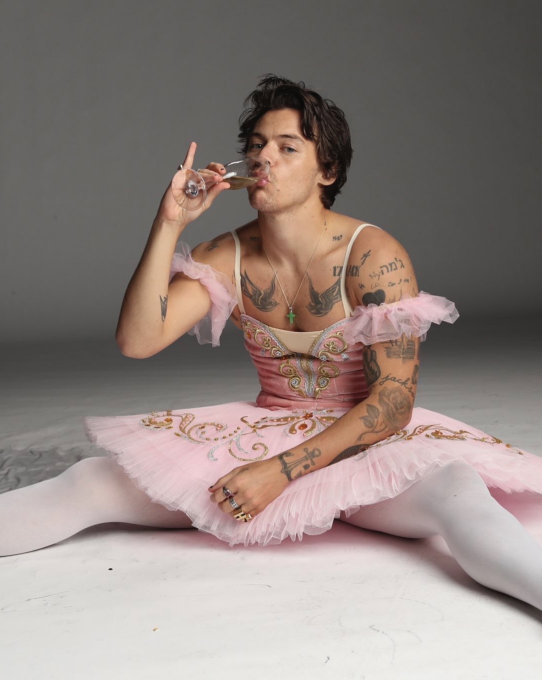 Harry Styles Responds To A Bad SNL Impression Harry Styles Responds To A Bad SNL Impression