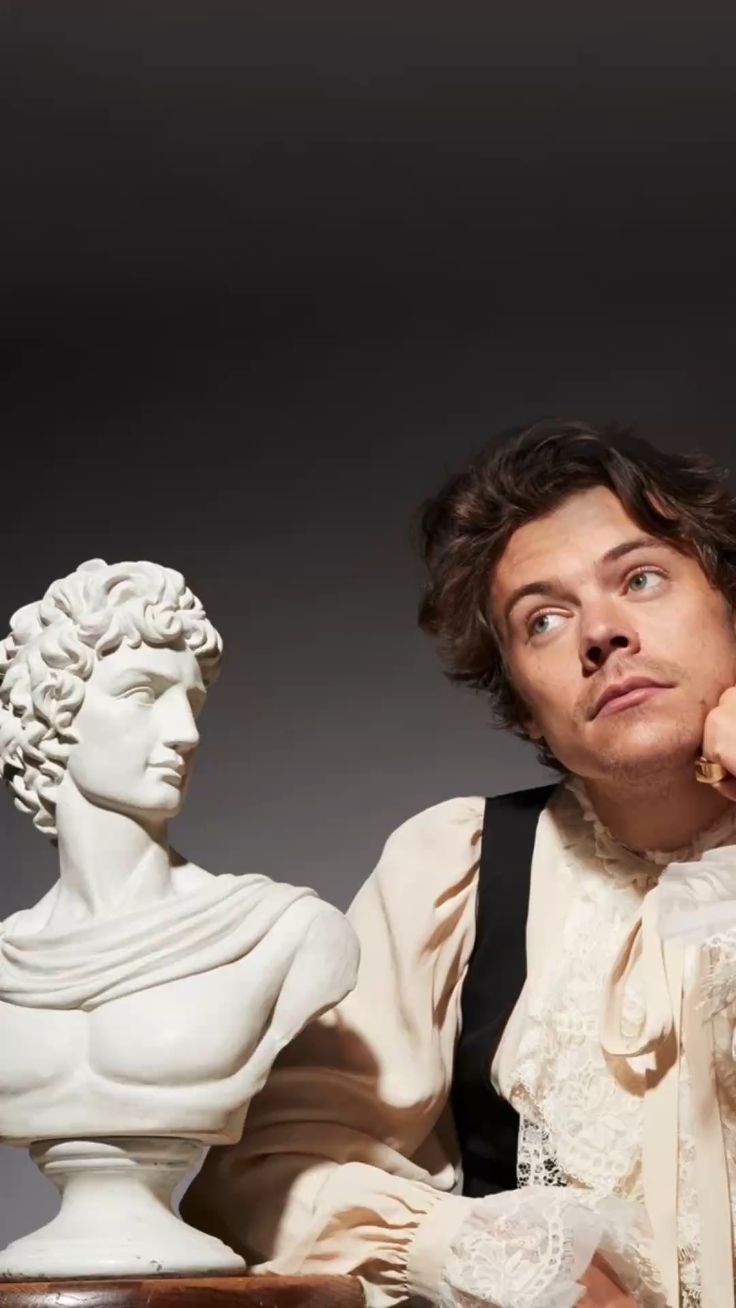 Harry Styles Responds To Awful SNL Impression: The Full Story Harry Styles Responds To Awful SNL Impression: The Full Story