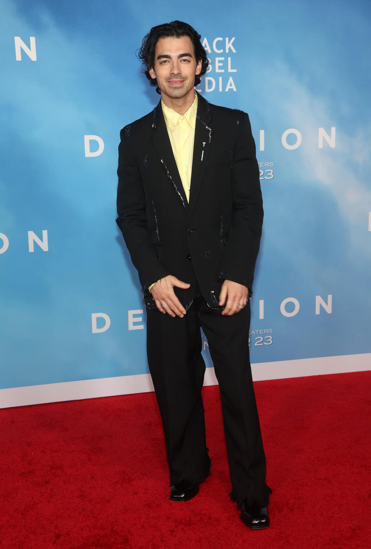 How Joe Jonas Handled A Couple Arguing About Him How Joe Jonas Handled A Couple Arguing About Him
