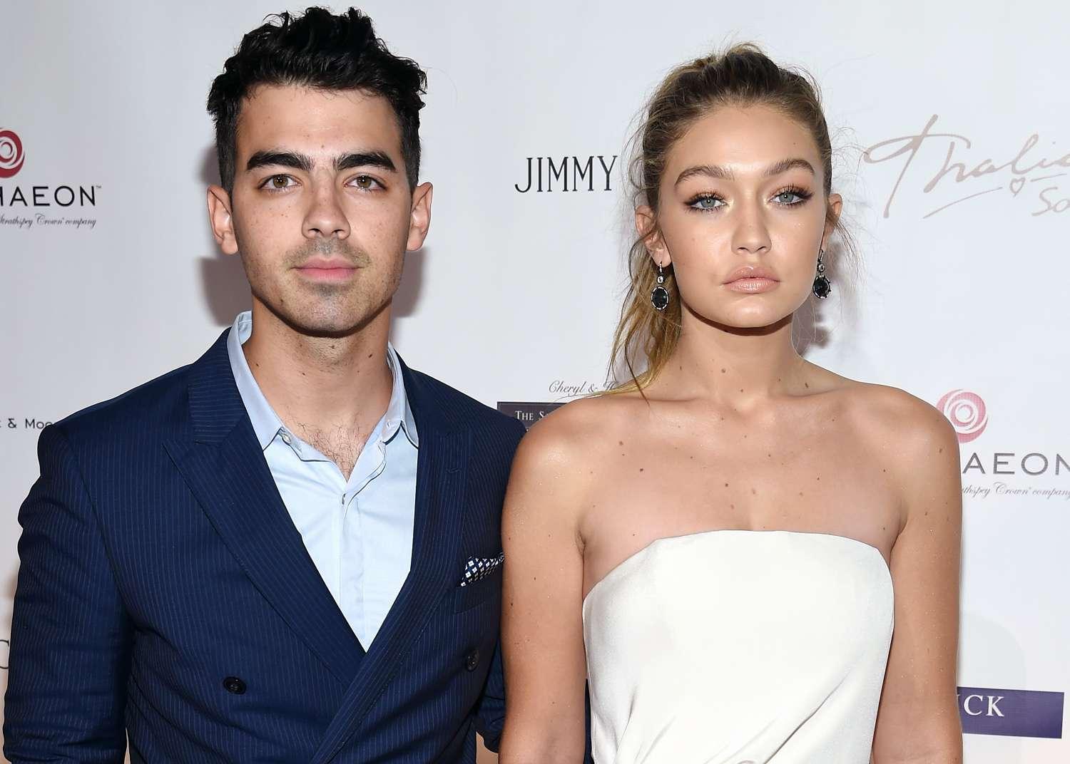 How Joe Jonas Handled A Couple Fighting Over Him How Joe Jonas Handled A Couple Fighting Over Him