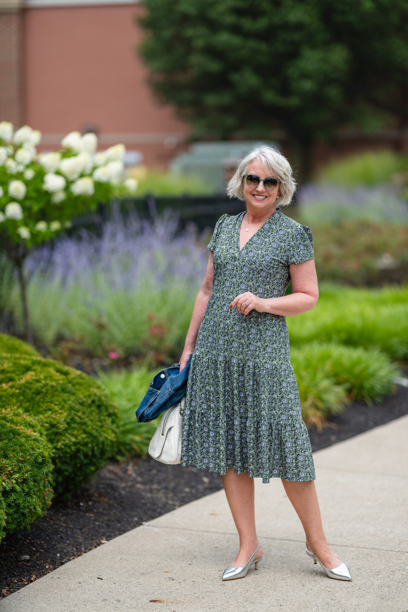 How To Dress For Breezy And Mild Weather How To Dress For Breezy And Mild Weather