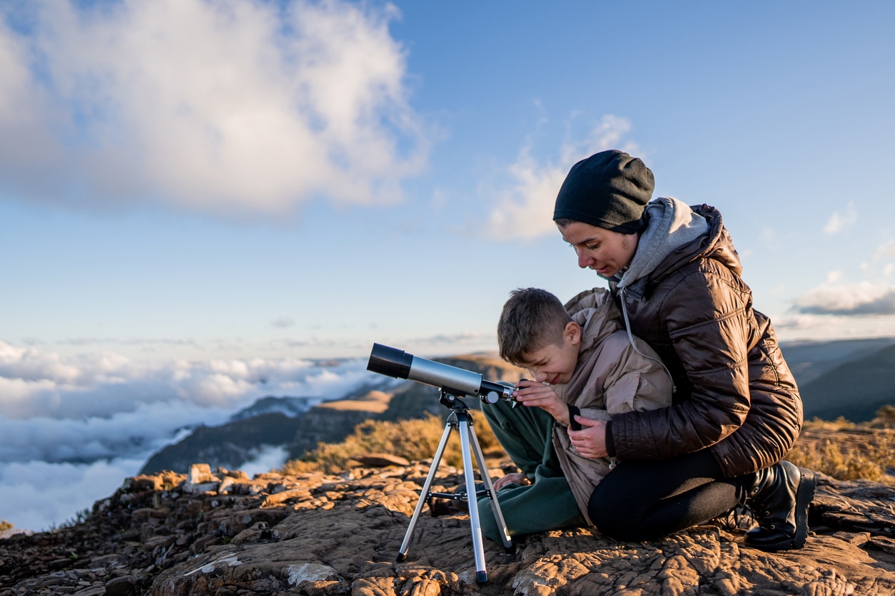 How To Successfully Do A Screen-Free Week With Your Kids How To Successfully Do A Screen-Free Week With Your Kids