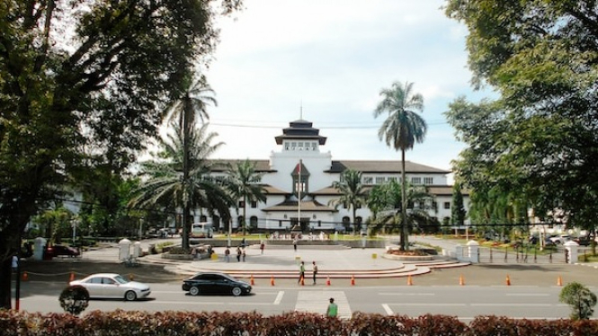 Hujan Di Bandung? Prakiraan Cuaca Lengkap Jawa Barat 23 April Hujan Di Bandung? Prakiraan Cuaca Lengkap Jawa Barat 23 April