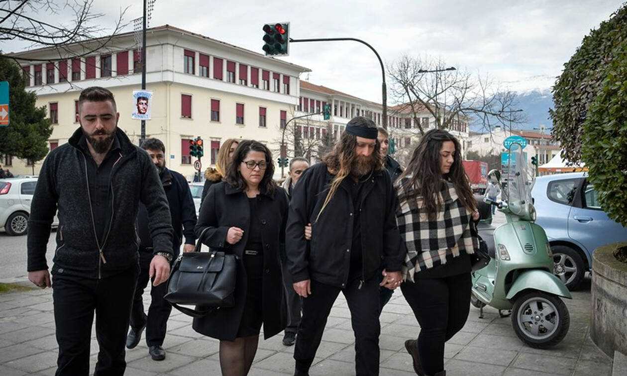 Η Ιστορία Του Βαγγέλη Γιακουμάκη Και Η Καταστροφή Της Ανθρώπινης Αξιοπρέπειας Η Ιστορία Του Βαγγέλη Γιακουμάκη Και Η Καταστροφή Της Ανθρώπινης Αξιοπρέπειας