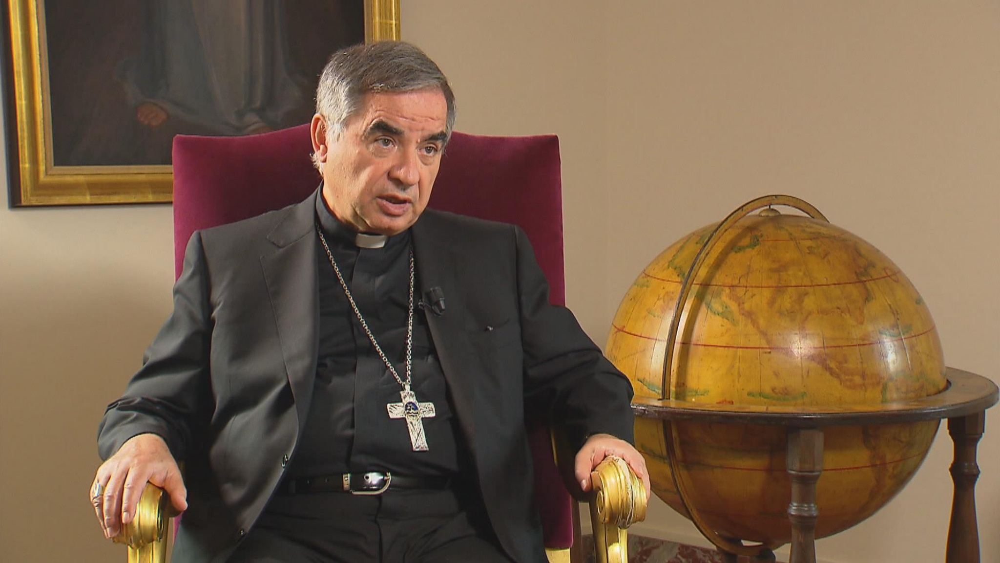 Il Cardinale Becciu: Il Cardinale Becciu: