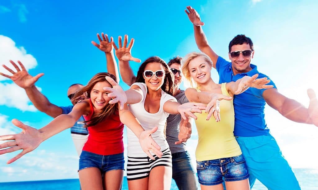 Intégrer La Communauté: Se Faire Des Amis Parmi Les Gens D'Ici Intégrer La Communauté: Se Faire Des Amis Parmi Les Gens D'Ici