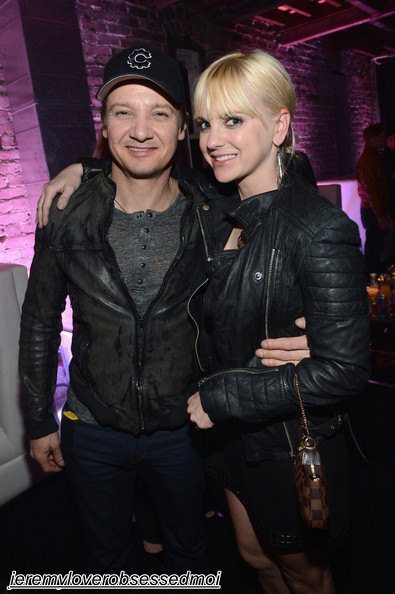 Jessica Simpson And Jeremy Renner: Rumored Flirtation And Current Relationship Dynamics Jessica Simpson And Jeremy Renner: Rumored Flirtation And Current Relationship Dynamics