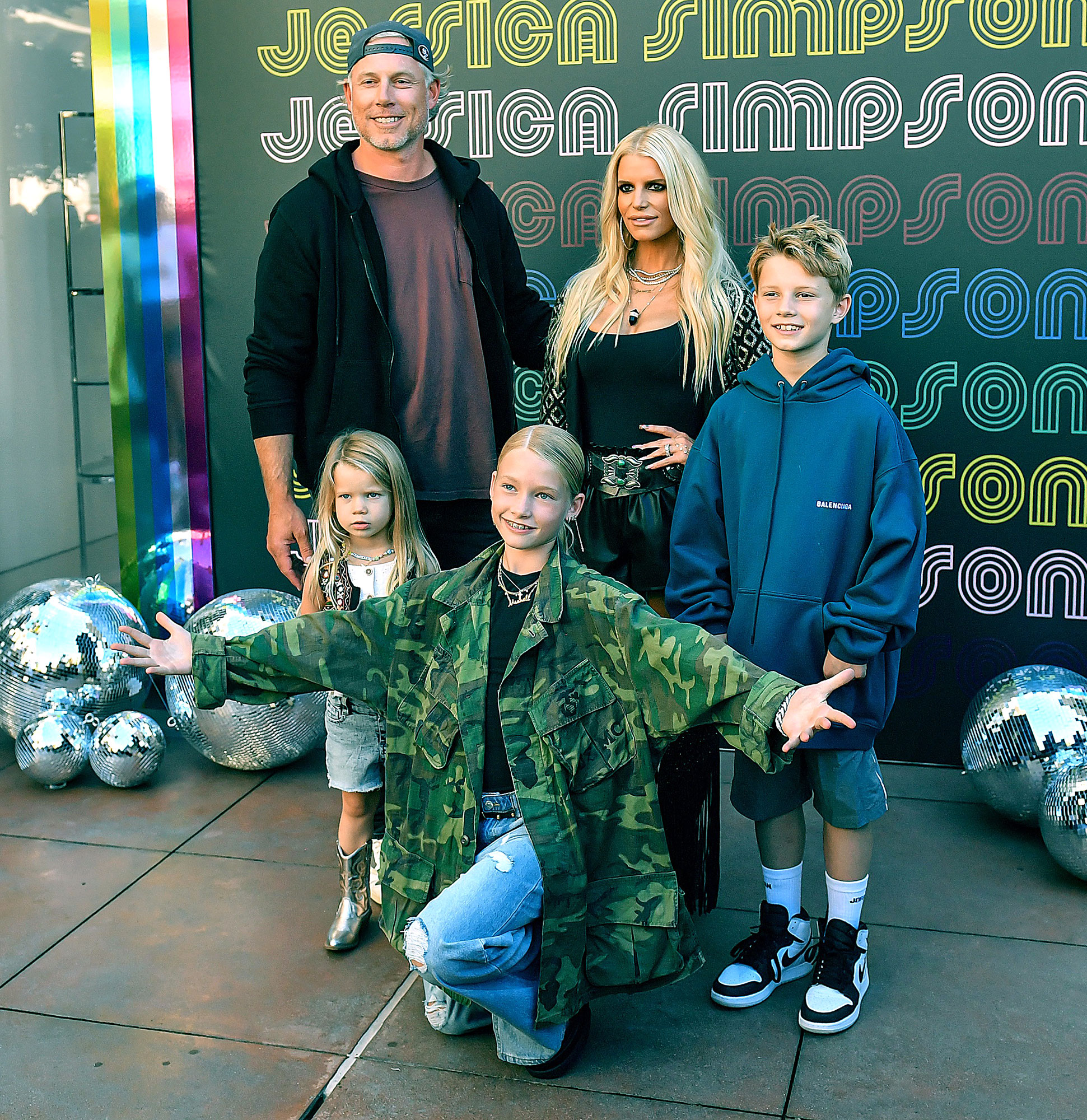 Jessica Simpson's Struggle: The Pressure Of Following Britney And Christina Jessica Simpson's Struggle: The Pressure Of Following Britney And Christina