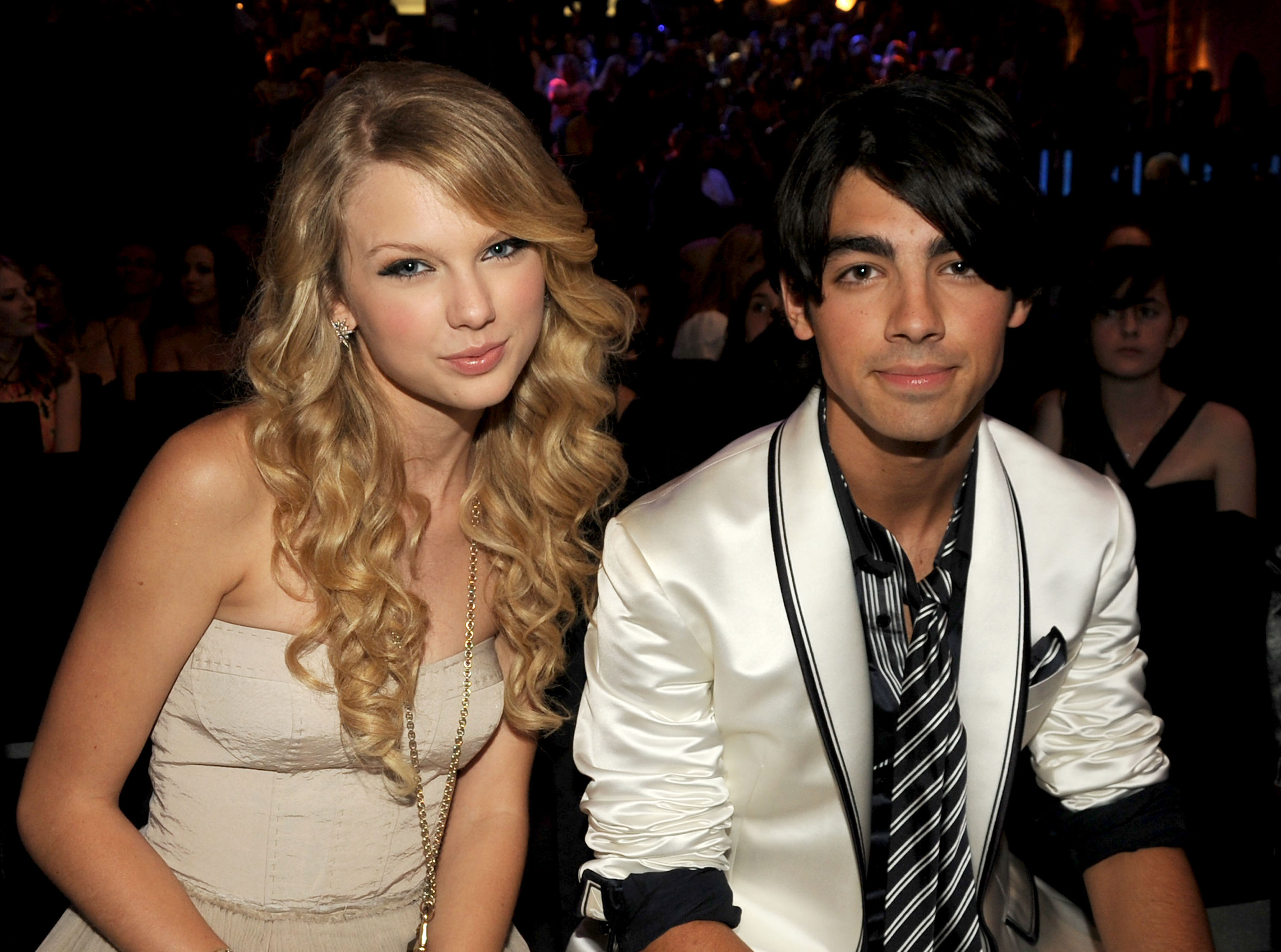 Joe Jonas: How He Handled A Couple's Fight About Him Joe Jonas: How He Handled A Couple's Fight About Him