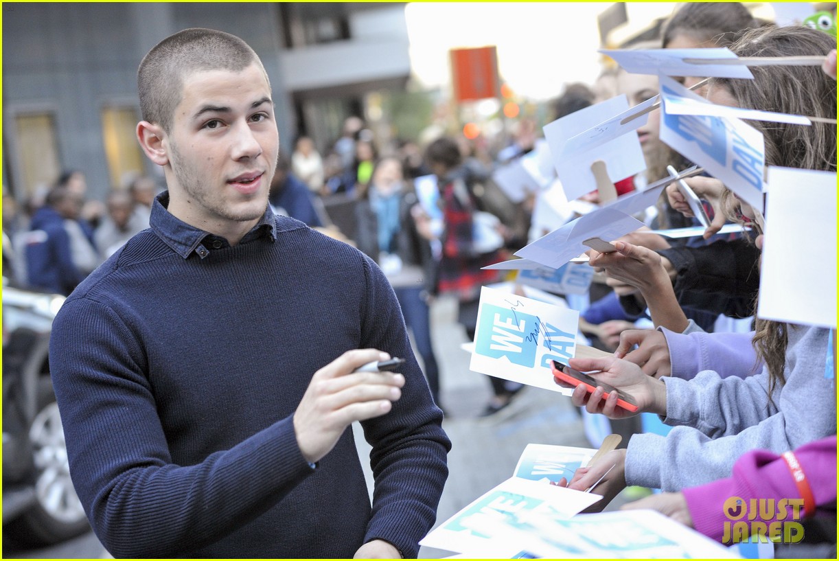 Joe Jonas Responds To Couple's Dispute: The Best Reaction Joe Jonas Responds To Couple's Dispute: The Best Reaction
