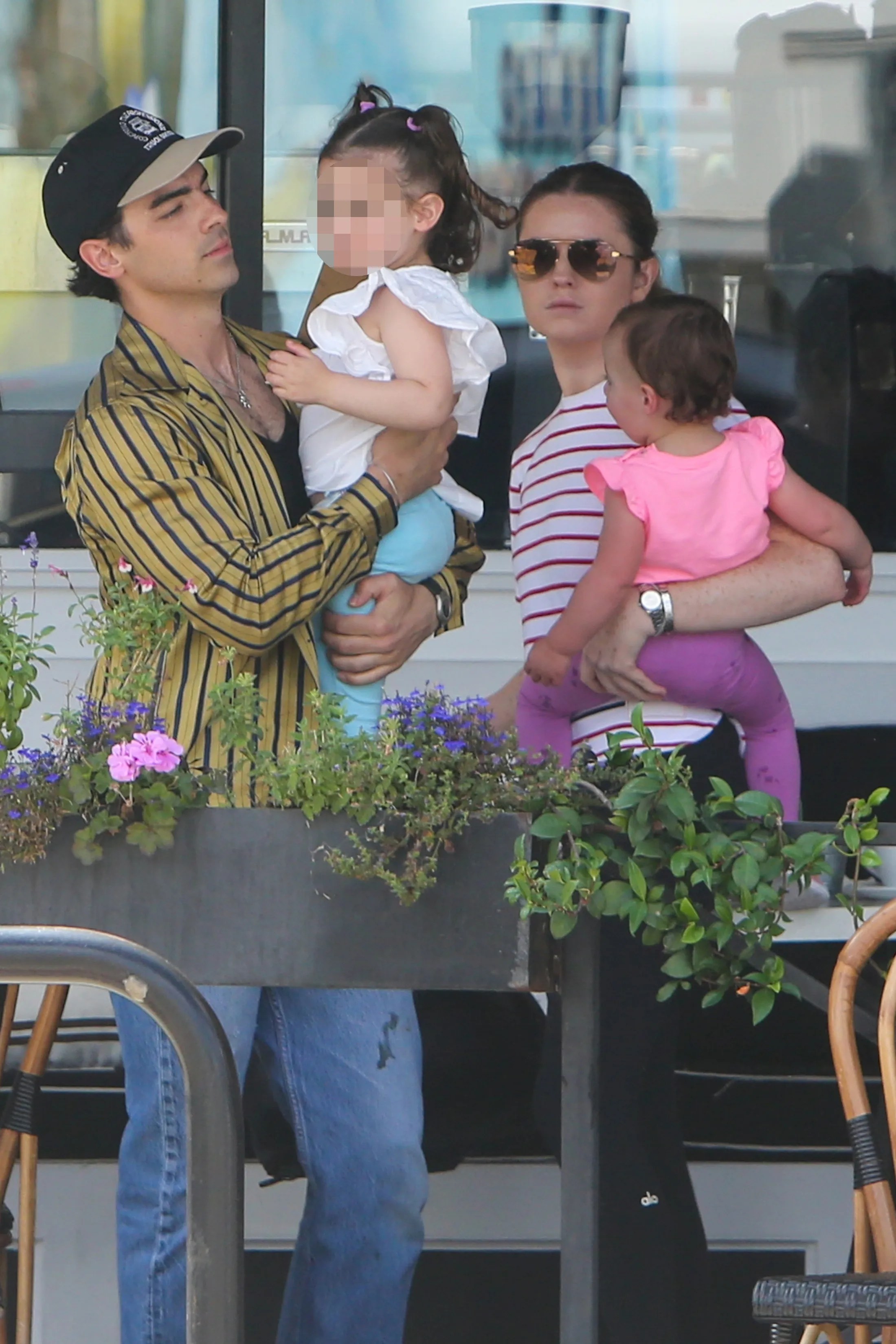 Joe Jonas: The Center Of A Couple's Funny Fight Joe Jonas: The Center Of A Couple's Funny Fight