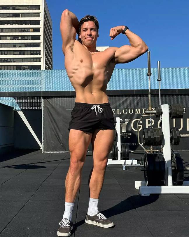 Joseph Baena: Arnold Schwarzenegger Fiának Karrierje És Magánélete Joseph Baena: Arnold Schwarzenegger Fiának Karrierje És Magánélete