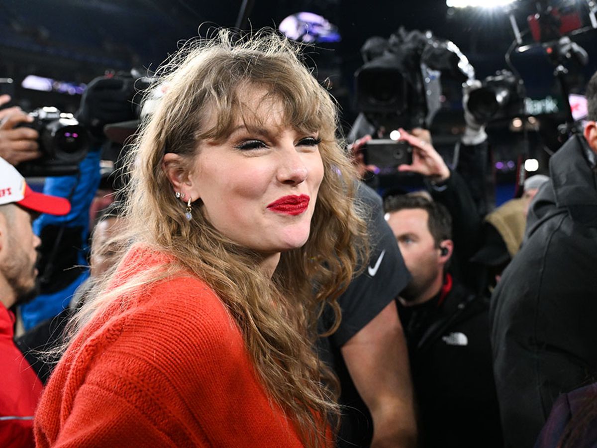 Kanye West's Super Bowl Ban: Taylor Swift Feud Explained Kanye West's Super Bowl Ban: Taylor Swift Feud Explained