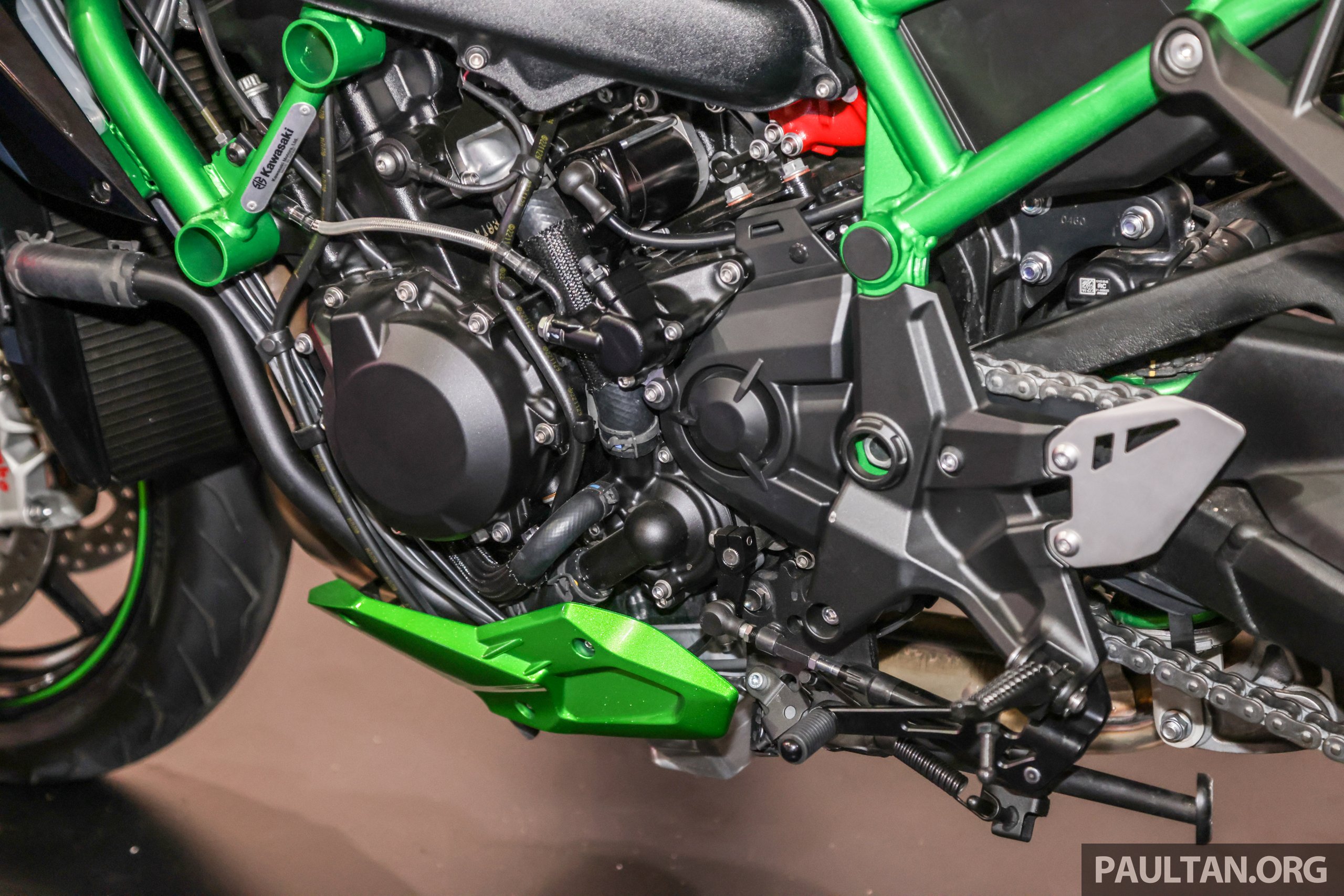 Kawasaki Z H2 (197 HP): Alasan Di Balik Ketiadaannya Di Pasar Indonesia Kawasaki Z H2 (197 HP): Alasan Di Balik Ketiadaannya Di Pasar Indonesia