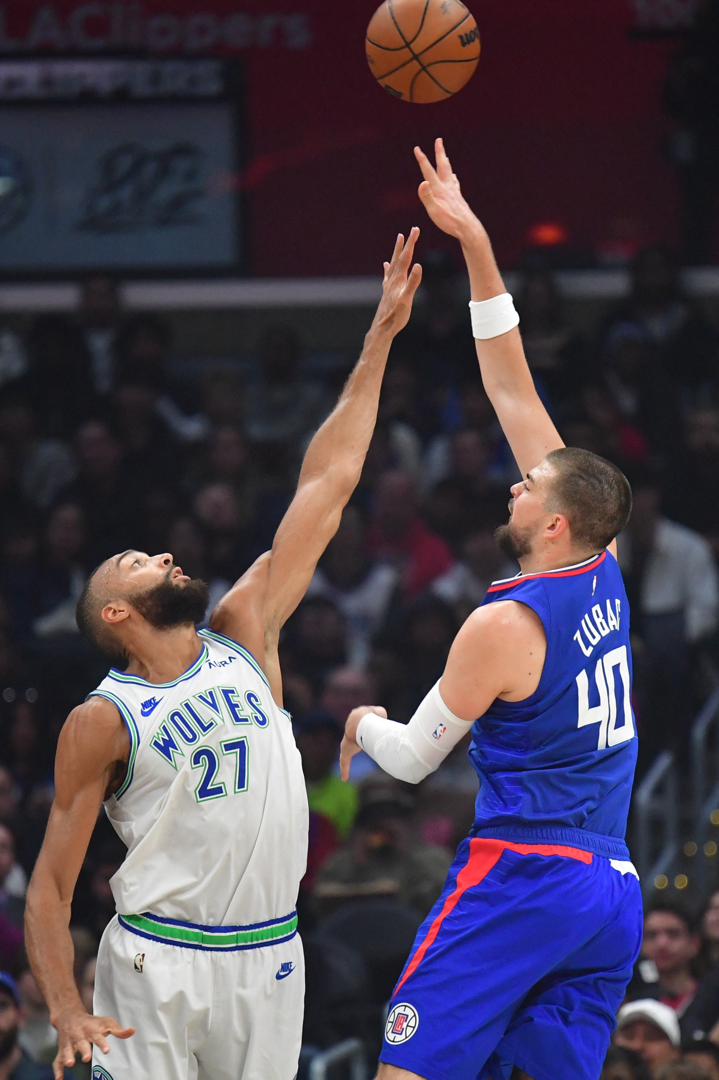Kawhi Leonard's Clippers Secure Win Against Cavaliers