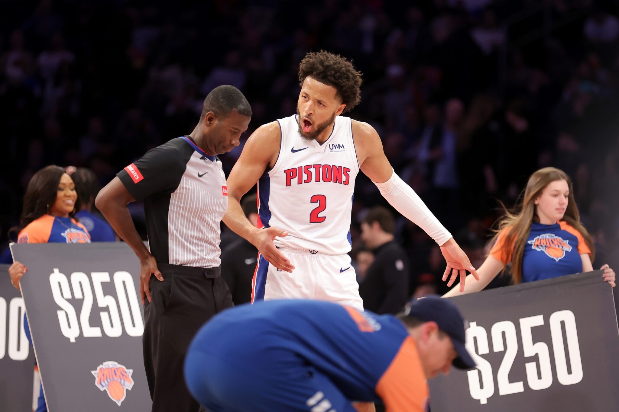Knicks Win Over Pistons: NBA Refs Admit To Key Missed Foul Call Knicks Win Over Pistons: NBA Refs Admit To Key Missed Foul Call