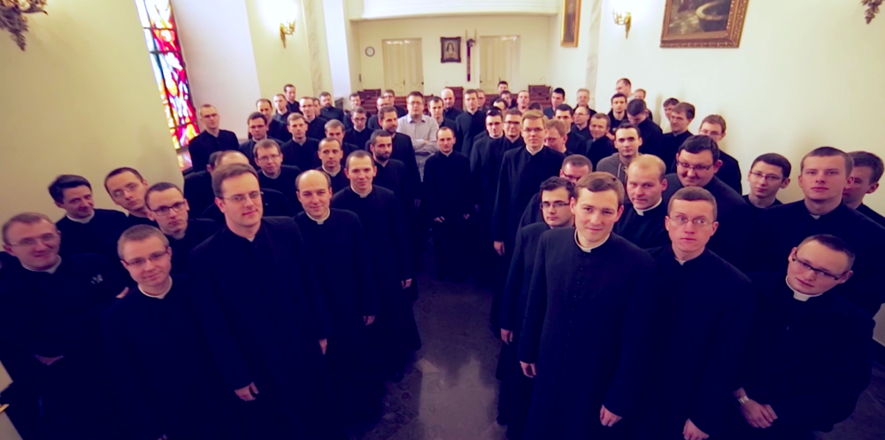 Konklawe: Ks. Przemysław Śliwiński Prezentuje Swoją Nową Książkę W Warszawie Konklawe: Ks. Przemysław Śliwiński Prezentuje Swoją Nową Książkę W Warszawie