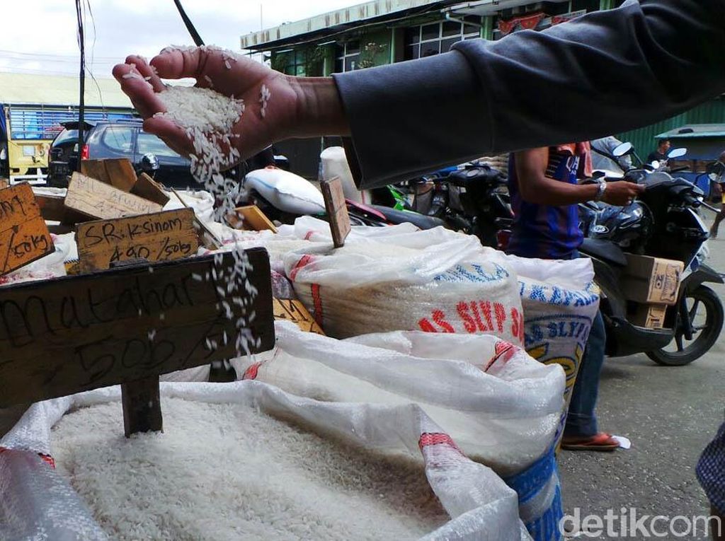 Koster Minta BPS Tak Masukkan Canang Sebagai Komoditas Inflasi Koster Minta BPS Tak Masukkan Canang Sebagai Komoditas Inflasi