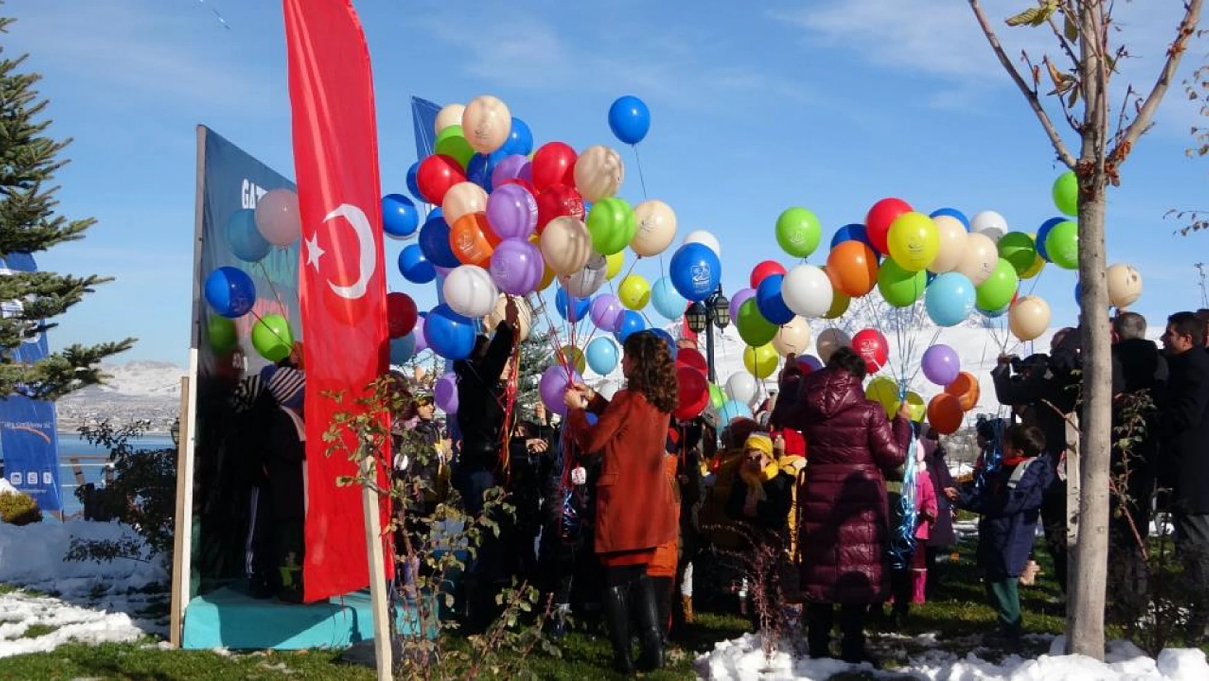Kuran Ezberi: Gazzeli Çocuklar Ve Çadırda Öğretim Kuran Ezberi: Gazzeli Çocuklar Ve Çadırda Öğretim